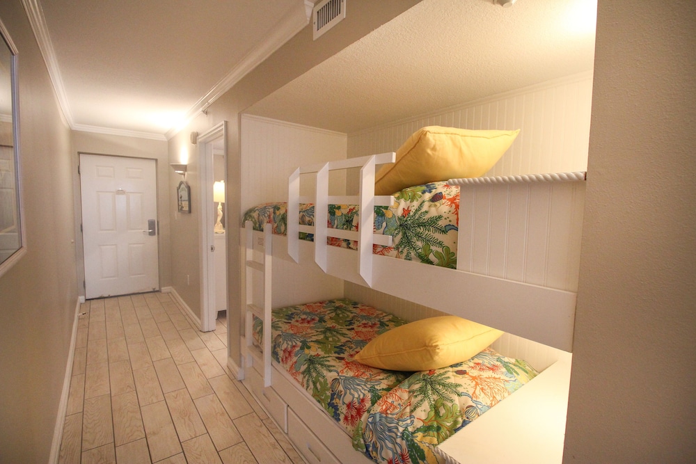 Pelican Beach Resort & Conference Center - photo 29
