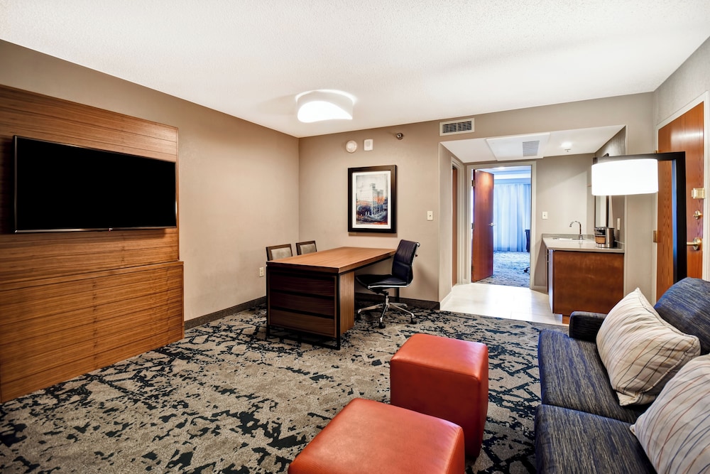 Embassy Suites by Hilton Omaha Downtown Old Market - photo 26