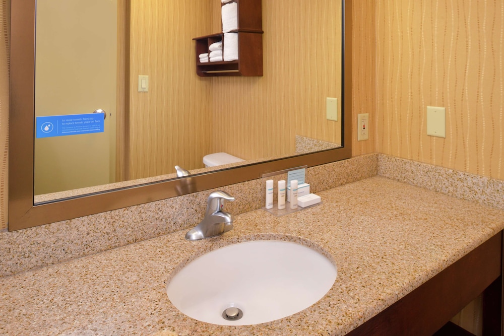 Hampton Inn Frederick - photo 19