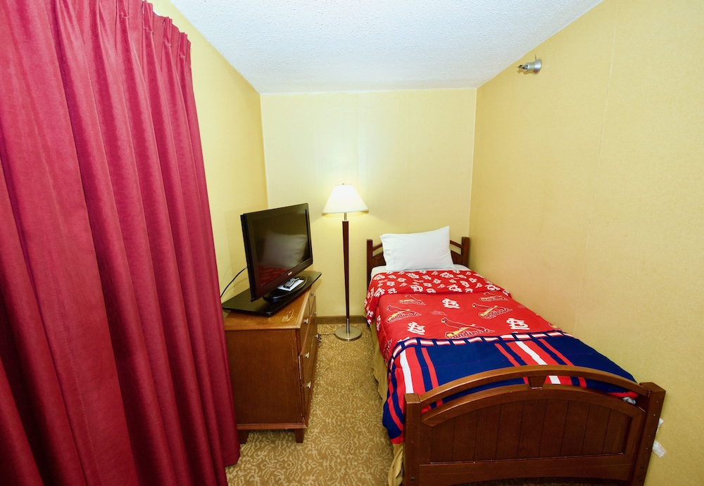 Holiday Inn Express & Suites St. Louis West Fenton by IHG - photo 27