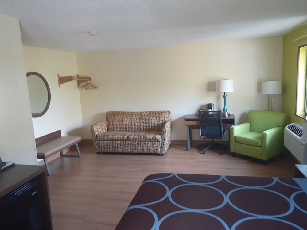 Super 8 by Wyndham Farmville - photo 4