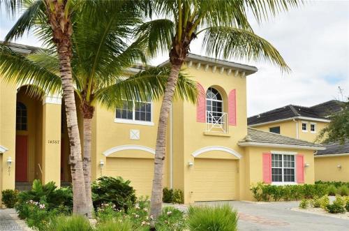 Lucaya 102 Vr in Fort Myers, United States