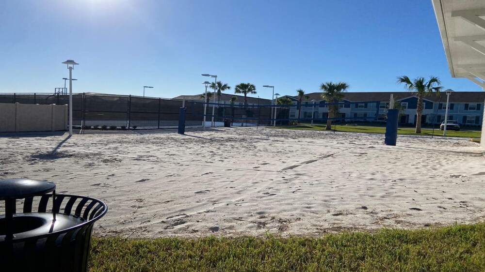 Orlando Getaway: Near Disney Pool Resort - photo 13