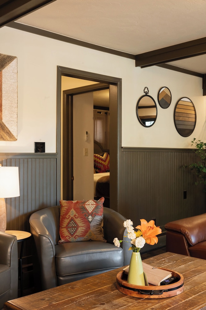 Highland Haven Creekside Inn - photo 41