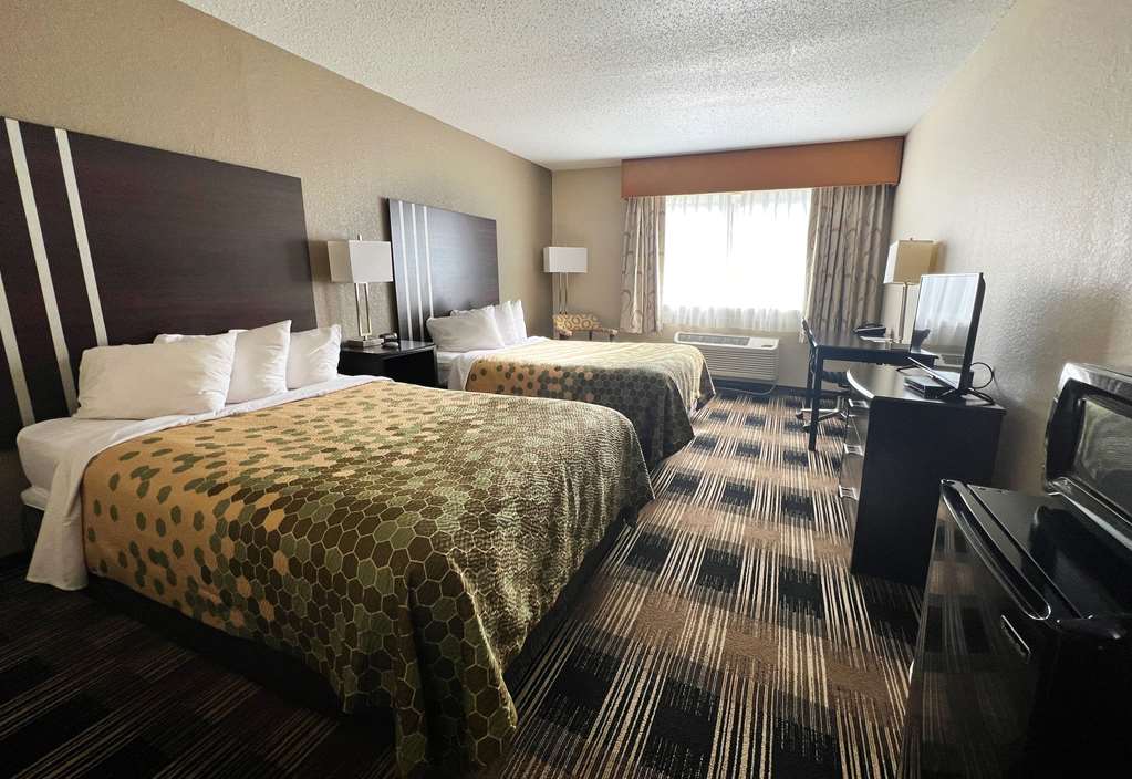 Econo Lodge Wausau Rothschild - photo 14