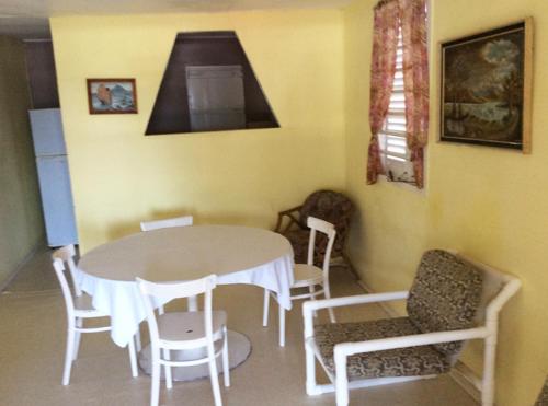 Rest Haven Beach Cottages — Bathsheba — photo 2