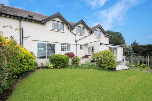 Garden View Apartment — 4-Star Luxury Hotel in Porlock, United Kingdom