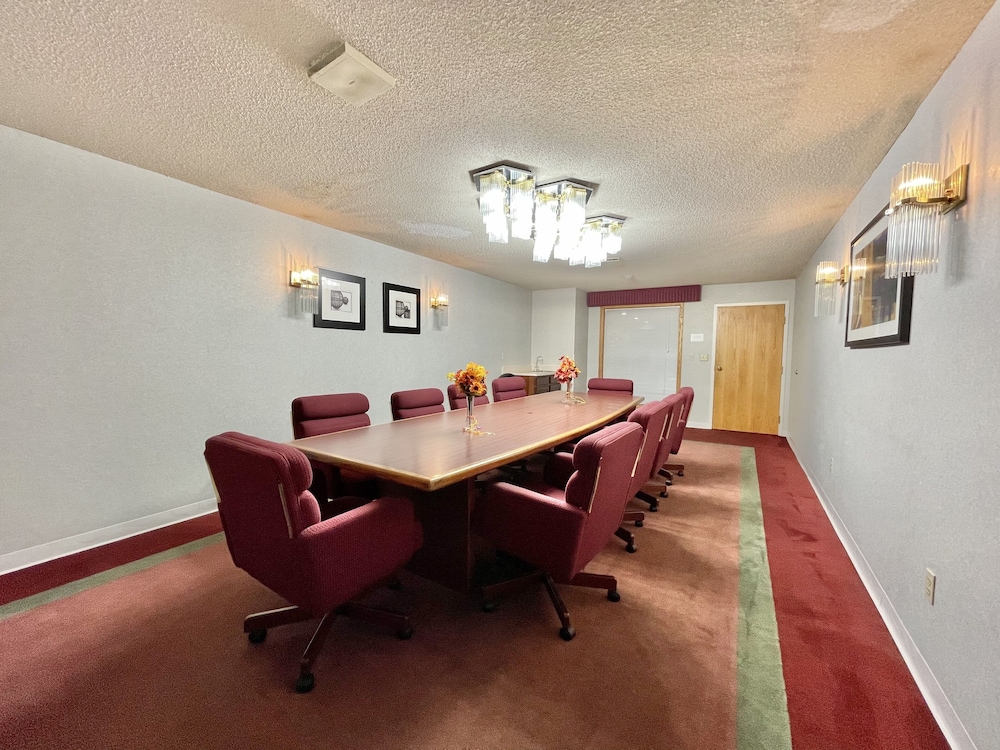 Baymont by Wyndham Fort Wayne Northwest - photo 30