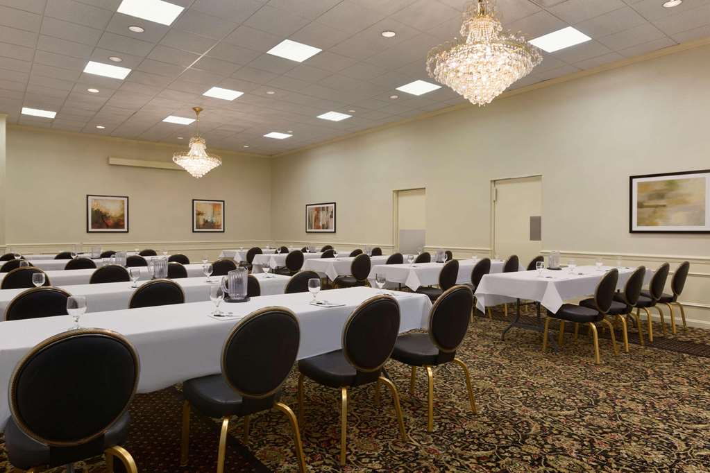 Park Inn by Radisson Sharon - photo 29