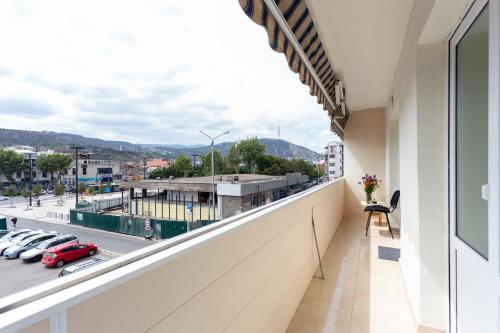 Prime location Apartment with Three Bedroom