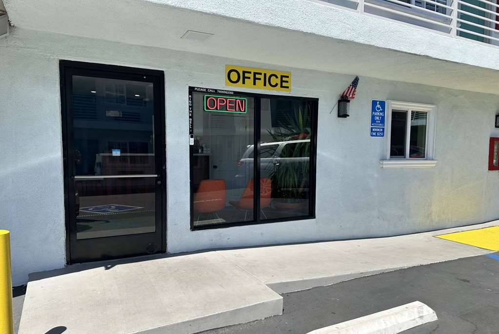Motel 9 - photo 8