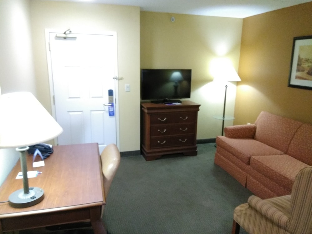 Baymont by Wyndham Clinton - photo 10