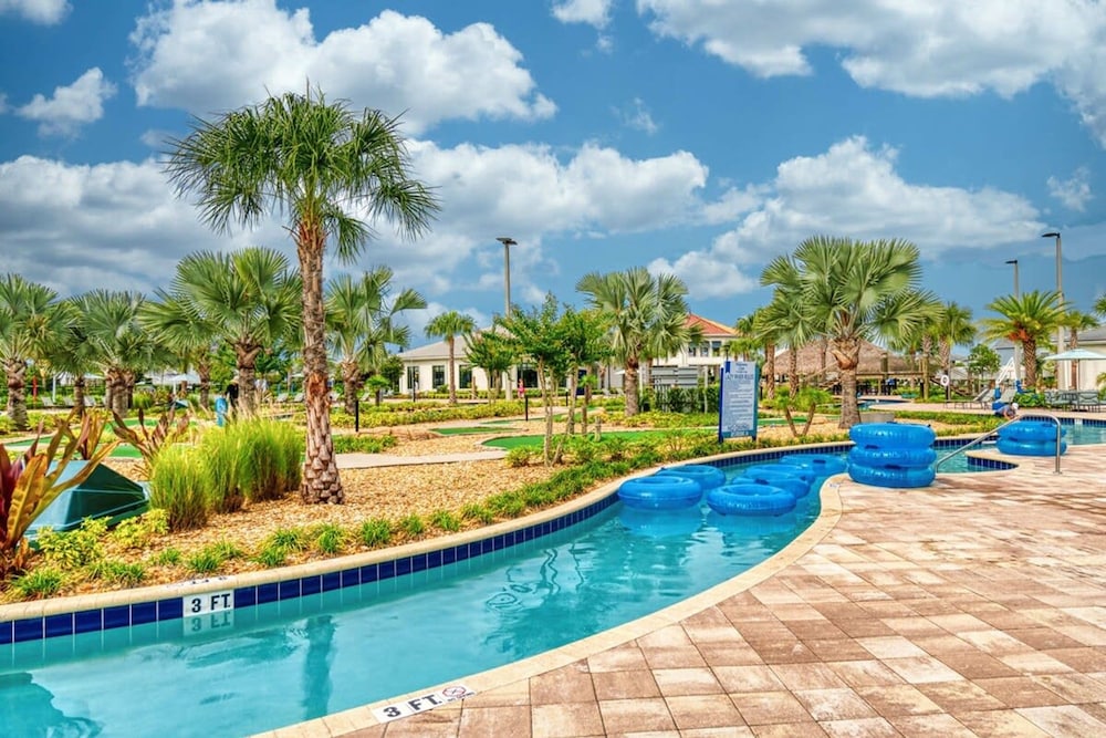 Chic Luxury Haven Unforgettable Retreat - photo 33
