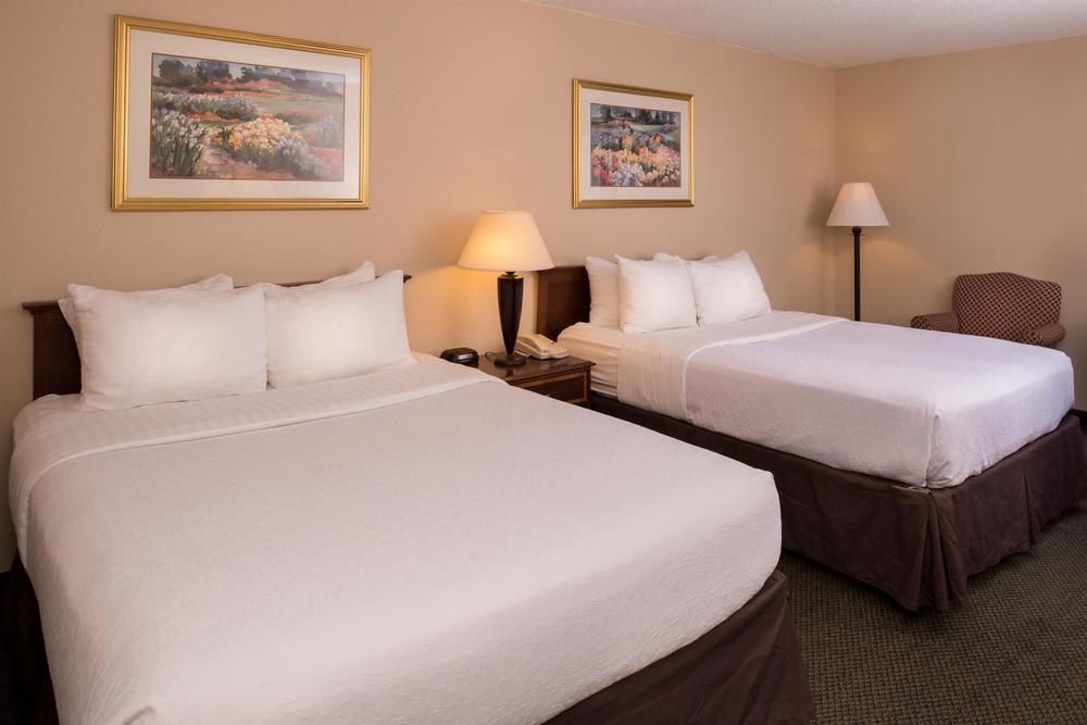Ramada Plaza Rochester Airport - photo 93