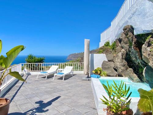 Casa Fontana Amazing Sea View and wide Terrace with Pool — 4-Star Luxury Hotel in La Orotava, Spain