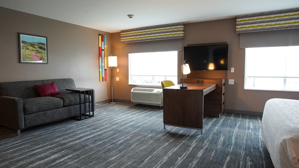 Hampton Inn & Suites St. Clairsville - photo 20