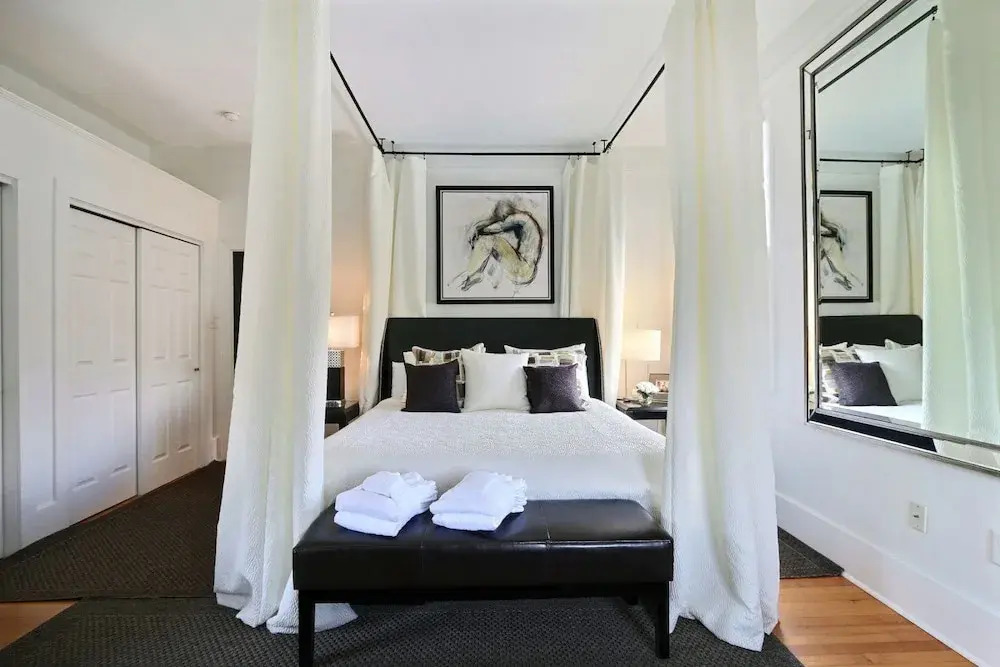 Romancing The Jones — 4-Star Luxury Hotel in Savannah, United States