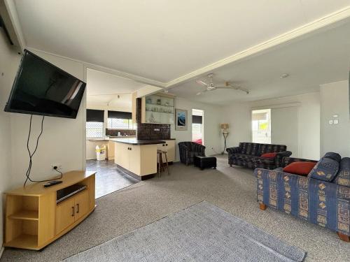 Top Level Unit With Gorgeous Waterviews — Burrum Heads — photo 5