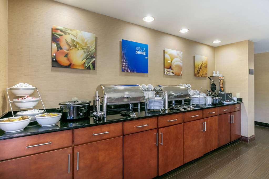 Comfort Suites Forrest City - photo 37