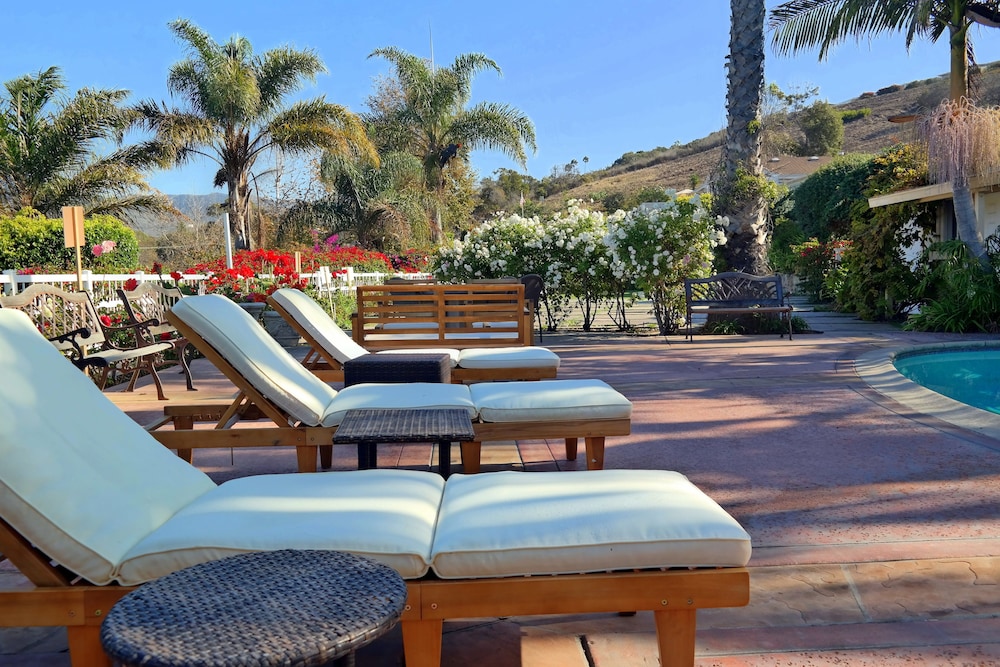 Malibu Country Inn - photo 48