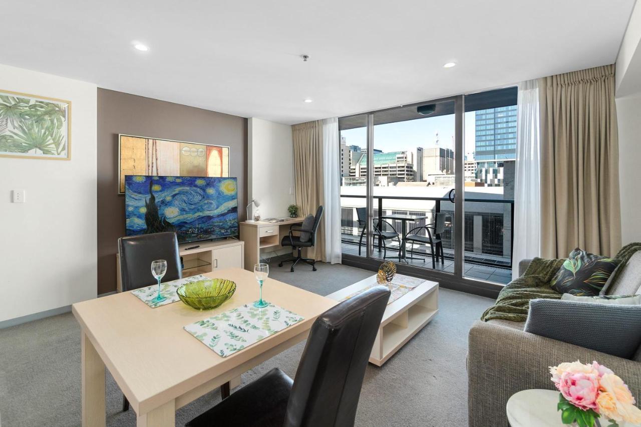 1BR Retreat in the Heart of North Terrace WiFi — 4-Star Luxury Hotel in Adelaide, Australia