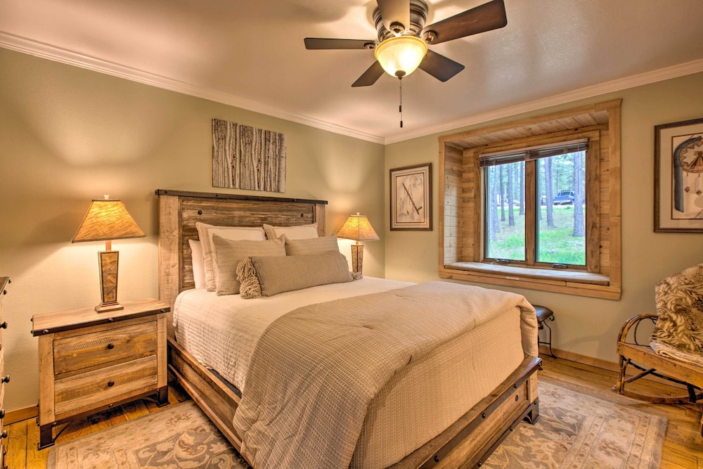 Blue Spruce Cabin with Hot Tub And Resort Amenities - photo 5
