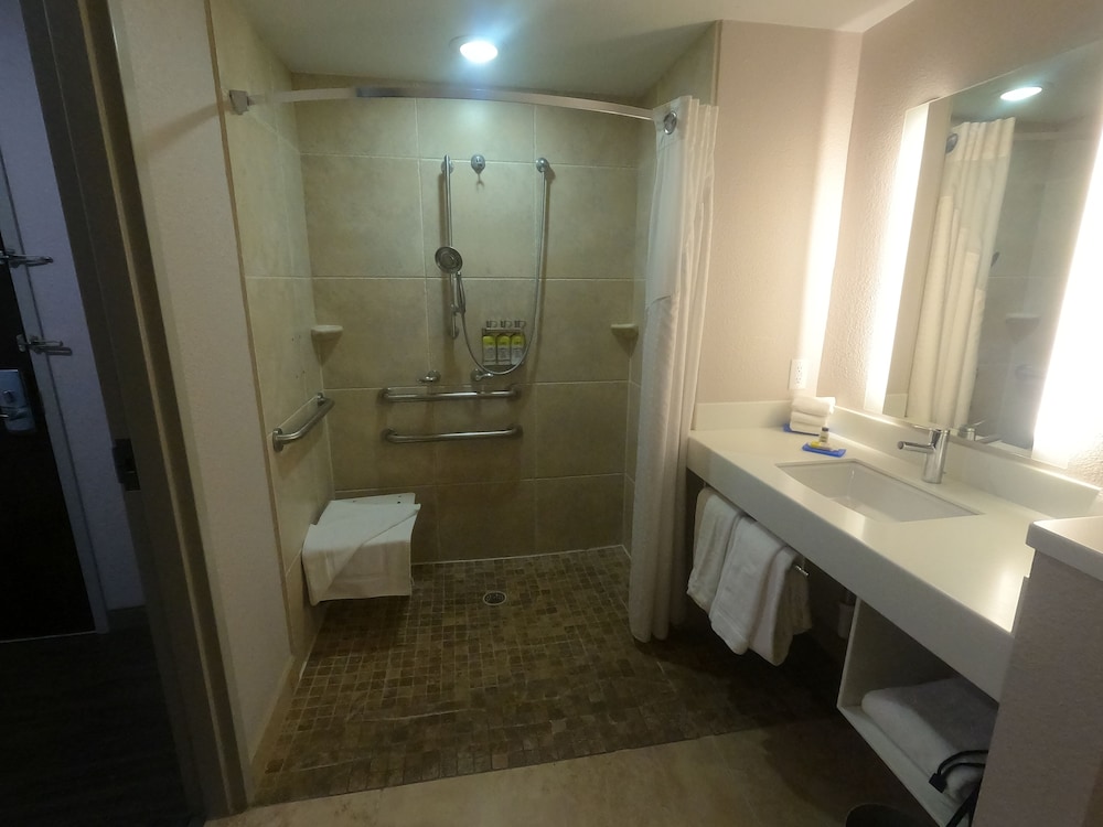 Holiday Inn Express & Suites Albuquerque Historic Old Town by IHG - photo 39