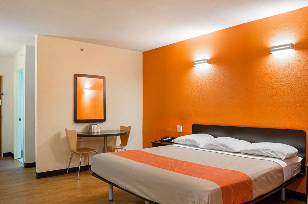 Motel6 New Orleans LA Near Downtown - photo 15