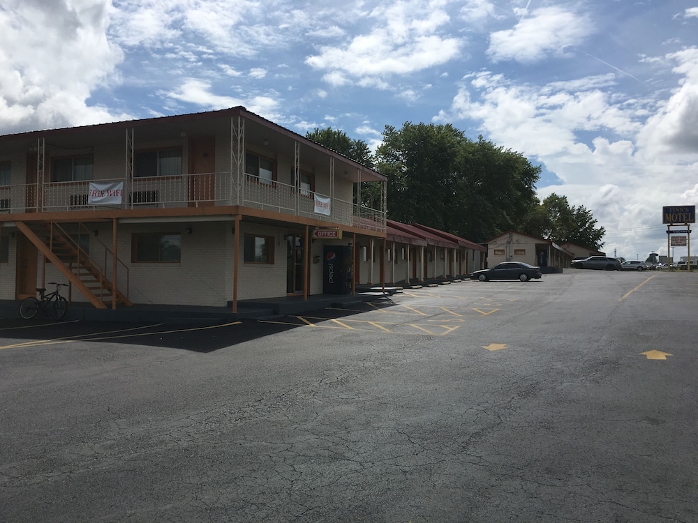 Finns Motel - photo 18