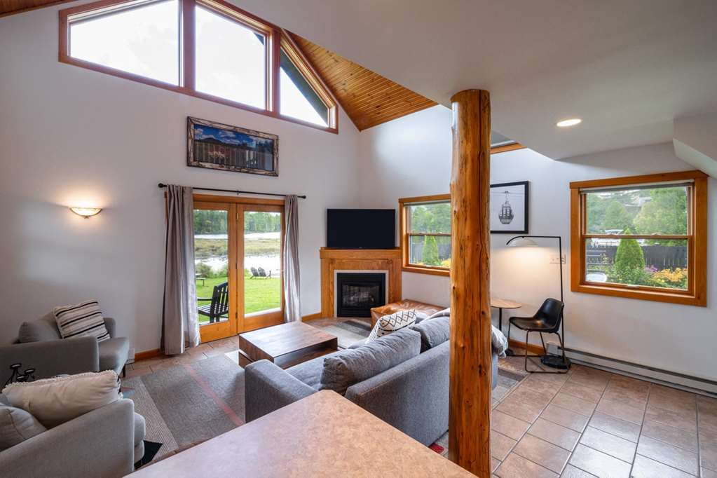 Placid Bay Hotel - photo 15