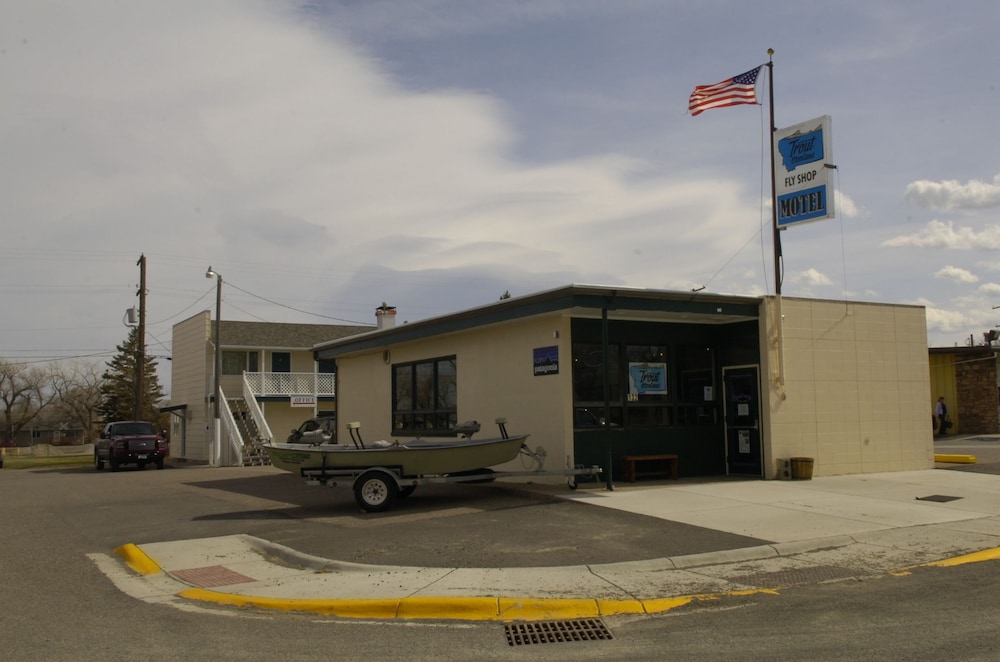 Trout Montana Motel - photo 58