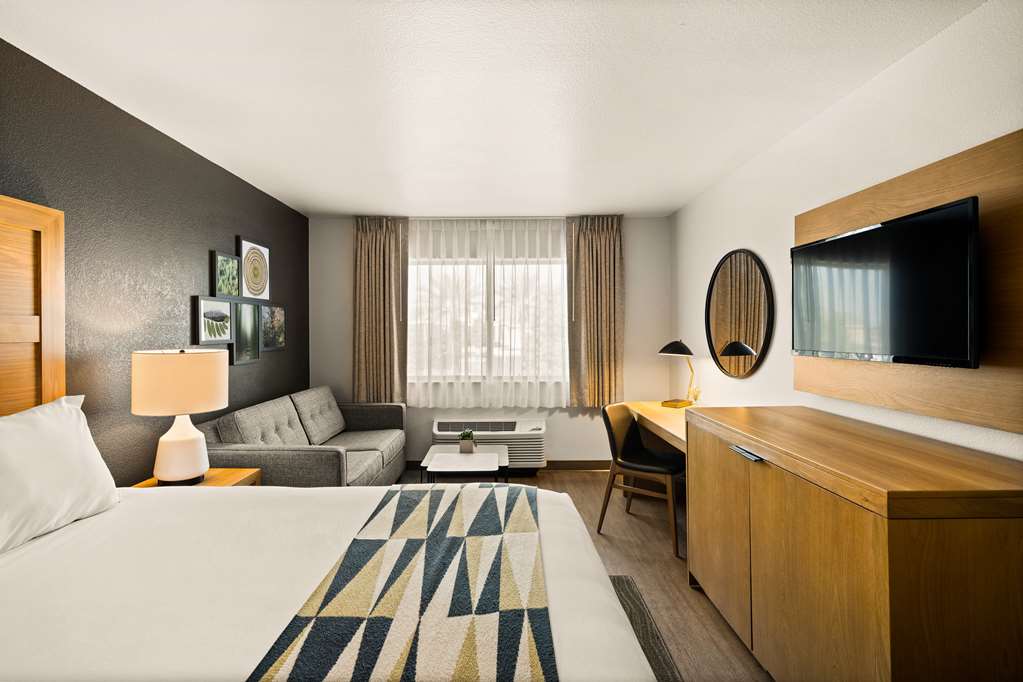Oxford Suites Redding - photo 4