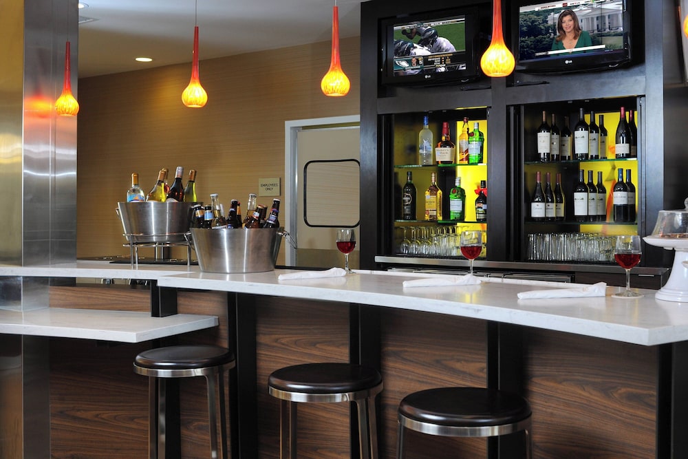 Courtyard by Marriott Houston Hobby Airport - photo 22