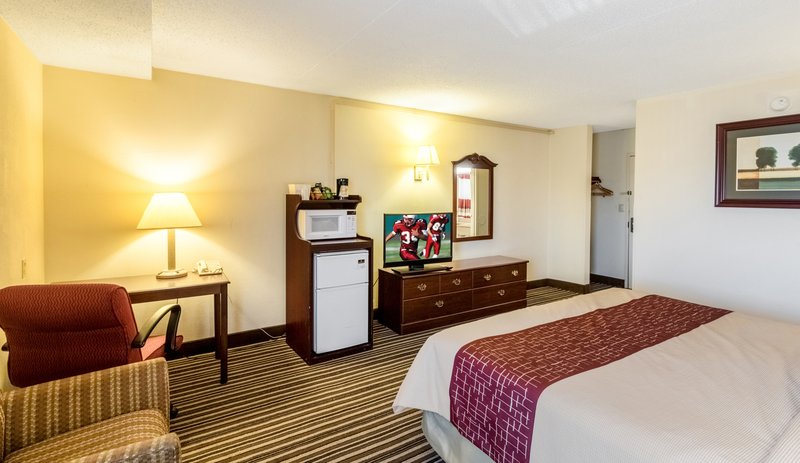 Red Roof Inn & Suites Terre Haute - photo 34