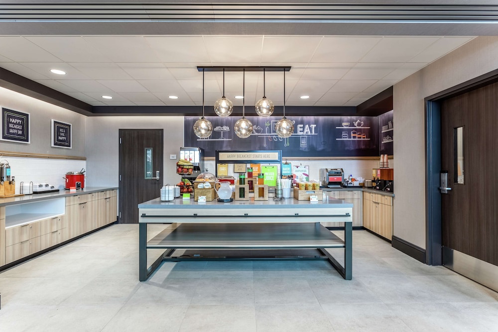 Hampton Inn Oakland Downtown City Center - photo 25