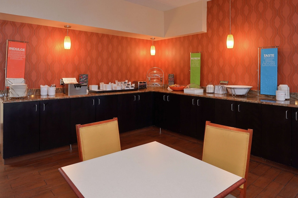 Hampton Inn Columbus East - photo 35