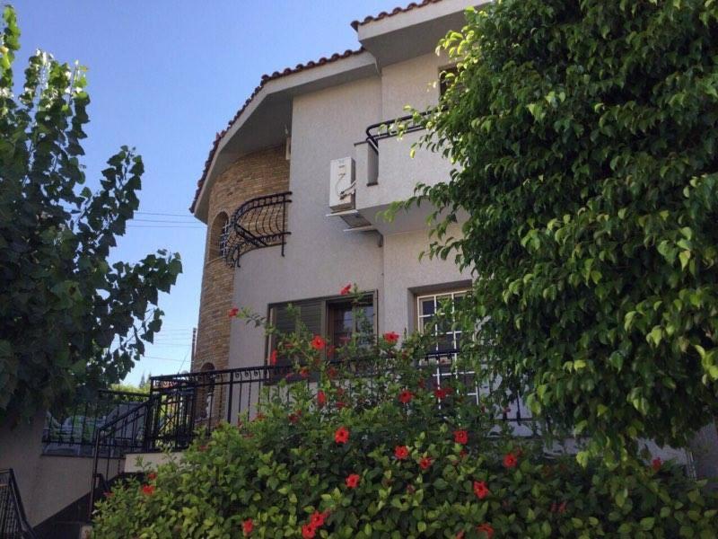 Nikola’s House