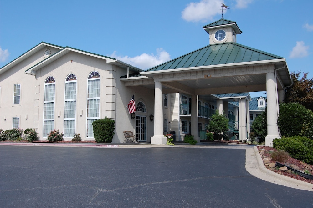 Days Inn by Wyndham Branson Near the Strip - photo 2