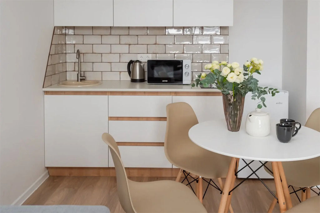 AHause на Полимерном 13 in Yekaterinburg, Russia