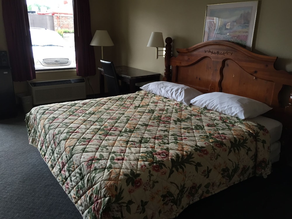Highway Inn - photo 19