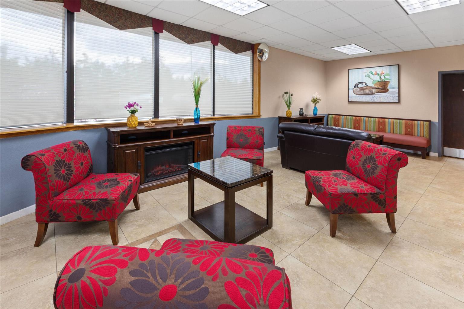 Quality Inn & Suites - photo 6