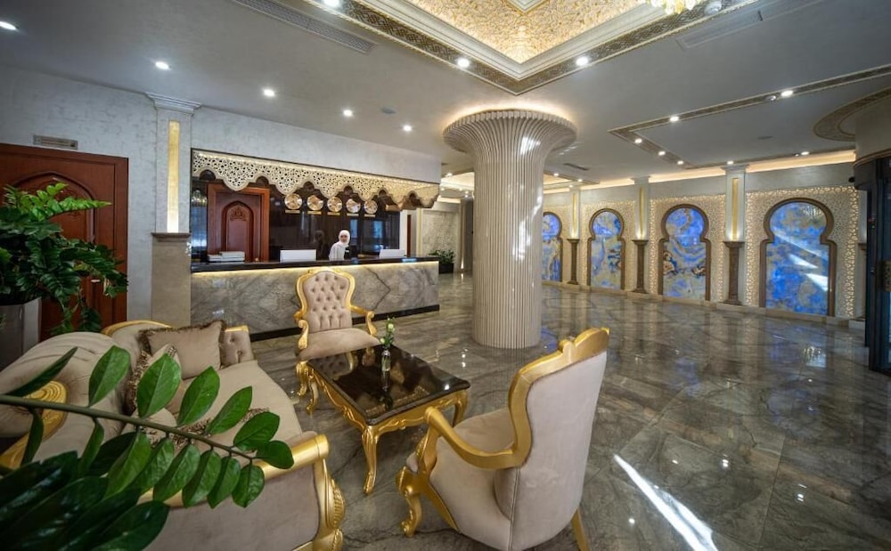 Сегама: Отель Manor Hotel