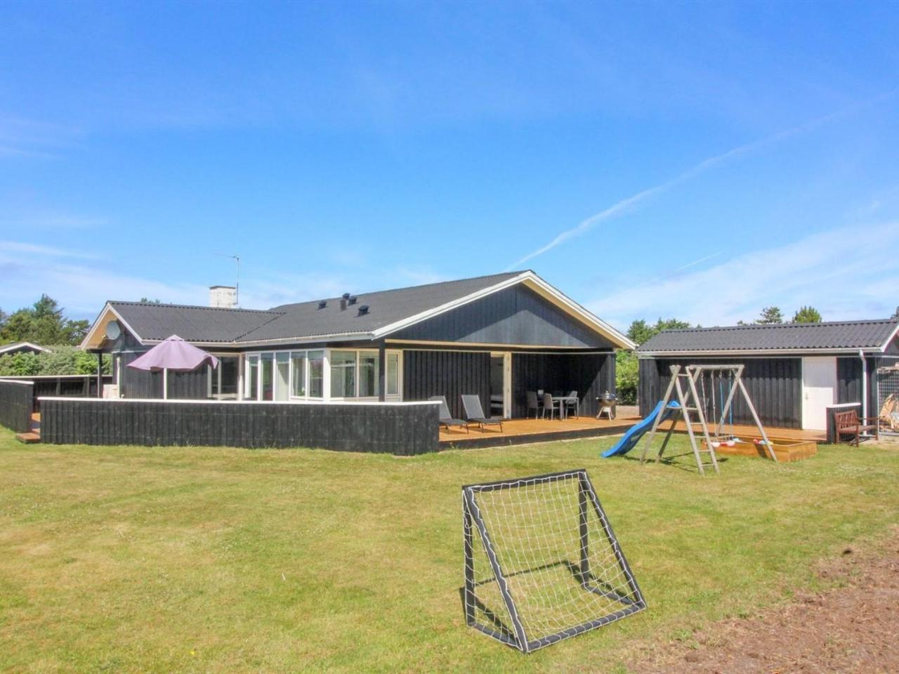 Holiday Home Dome 750m from the sea by Interhome — 4-Star Luxury Hotel in Lokken, Denmark