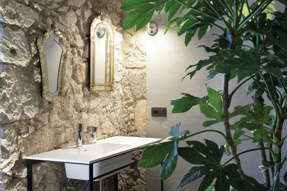 Isonzo Suites in Siracusa, Italy