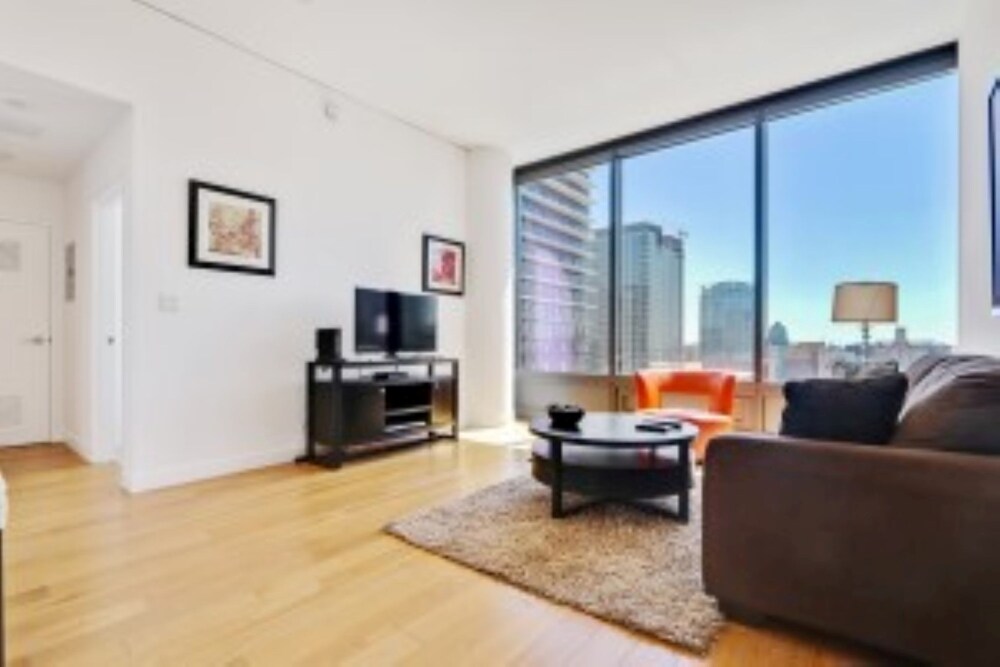 Global Luxury Suites at Figueroa Street - photo 16