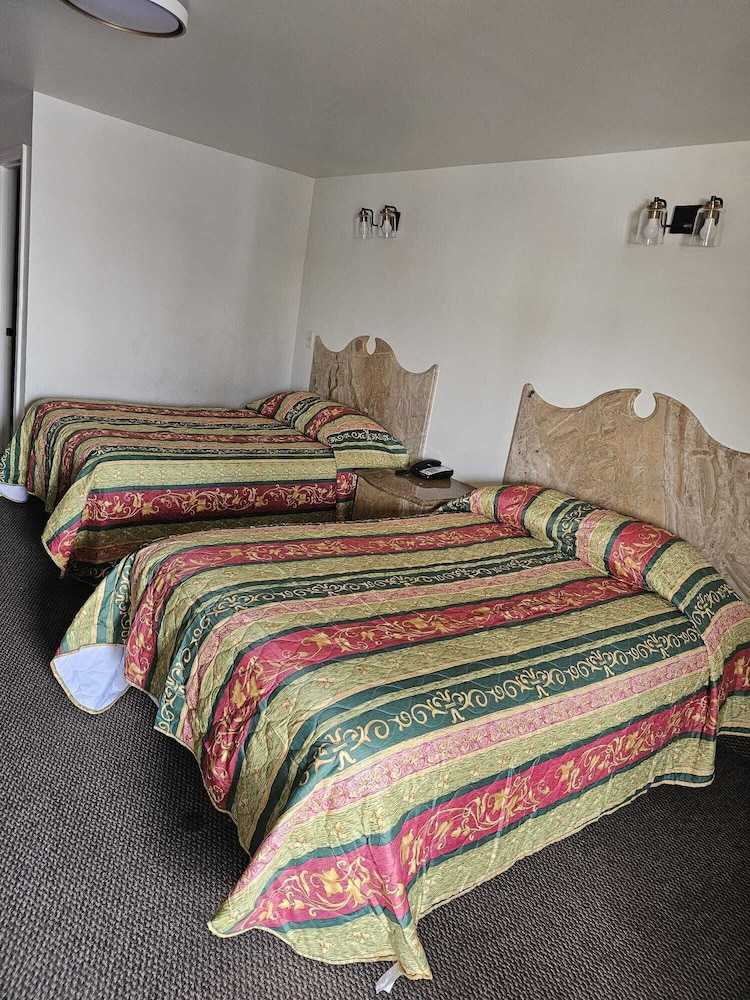 Westview Motel - photo 7