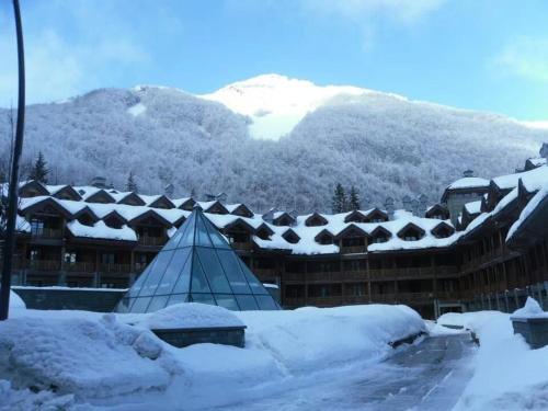 Bilocale nel Resort con terrazzo Val di Luce — hotel in Abetone