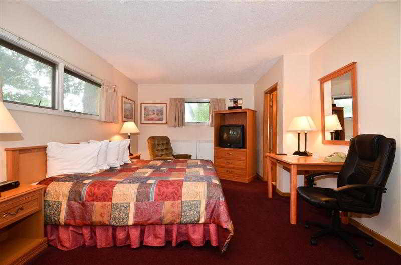 UBar Inn & Suites - photo 22