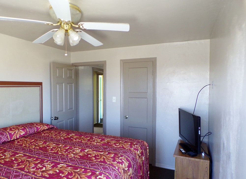 Cypress Tree Motel - photo 27