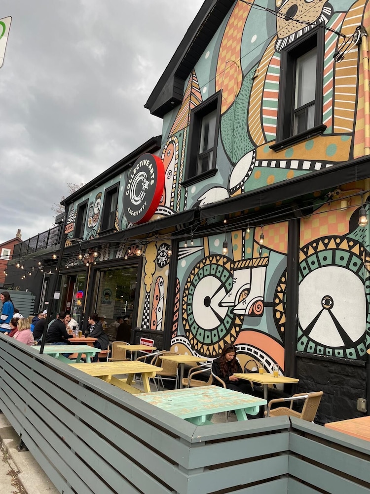 Dragon Gate Inn - carbon neutral hotel in Toronto